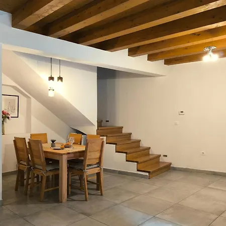 Old Town Stone House * Пула