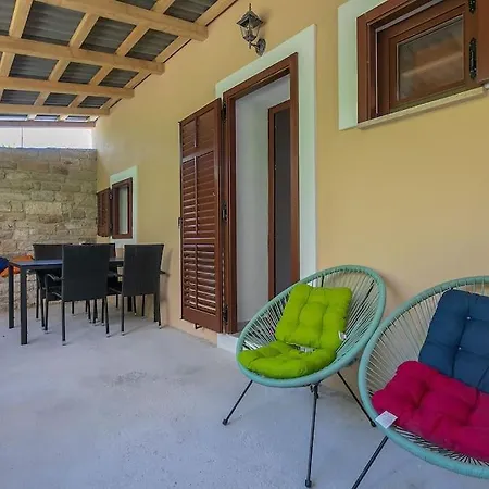 Old Town Stone House * Pula