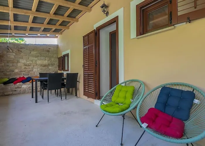 Old Town Stone House * Pula