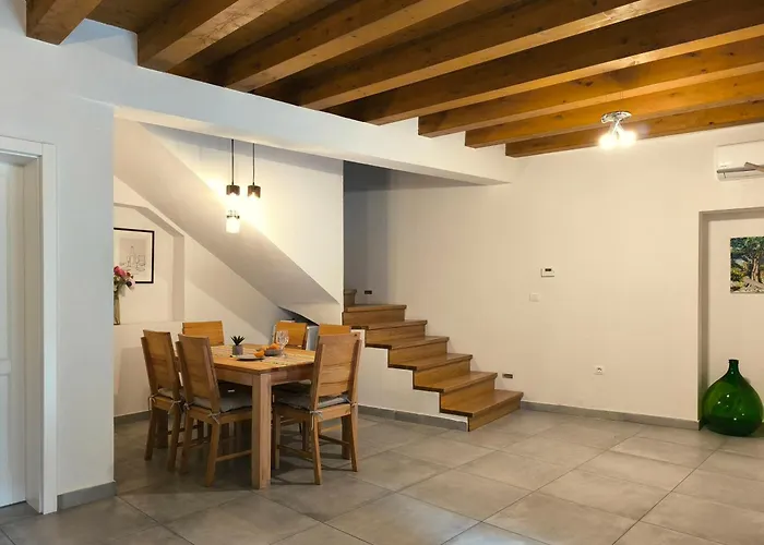 Old Town Stone House * Pula