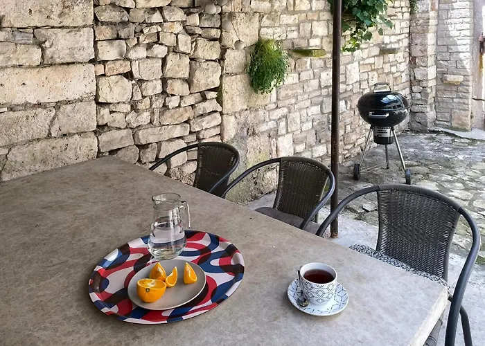 Old Town Stone House Сasa de vacaciones