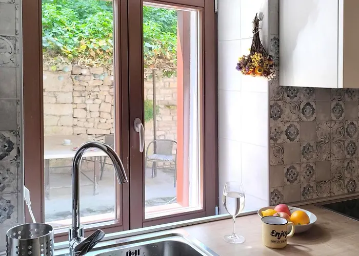 Dom wakacyjny Old Town Stone House *